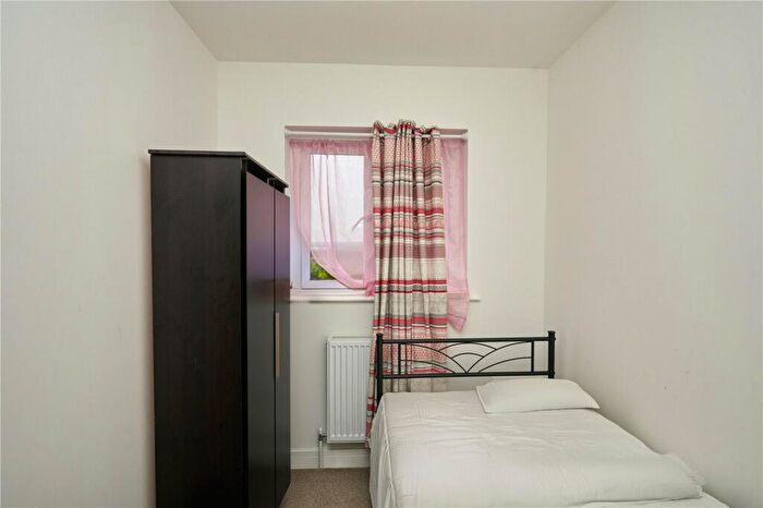 3 Bedroom End Of Terrace House For Sale In Horsebridge Hill, Newport, Isle Of Wight, PO30