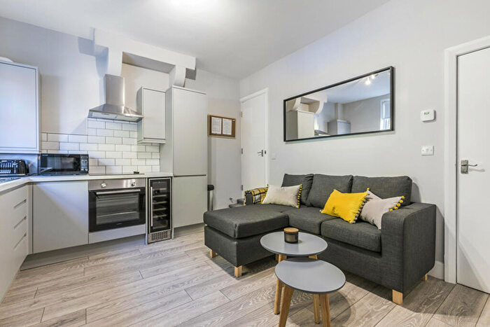 6 Bedroom House To Rent In Westfield Road, Leeds, LS3