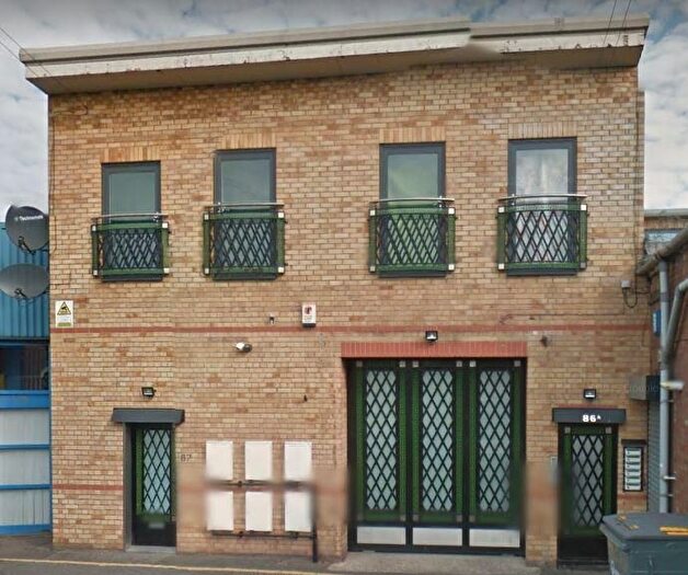 2 Bedroom Flat To Rent In Brunner Road, Waltham Forest, London, E17