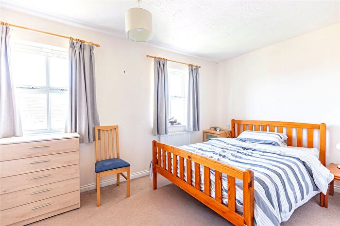 3 Bedroom End Terrace House For Sale In Lancelot Road, Stoke Park, Bristol, BS16