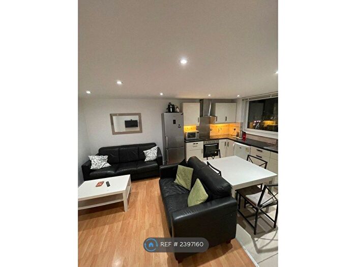 4 Bedroom Flat To Rent In Garratt Lane, London, SW17