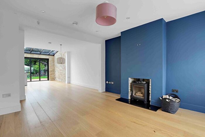 4 Bedroom House To Rent In Warwick Road, London, SE20