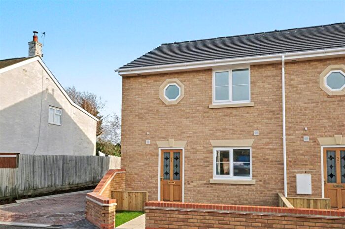 3 Bedroom End Of Terrace House To Rent In Albert Road, Braintree, CM7