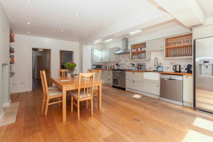 4 Bedroom Semi-Detached House To Rent In Ferry Road, Marston, OX3