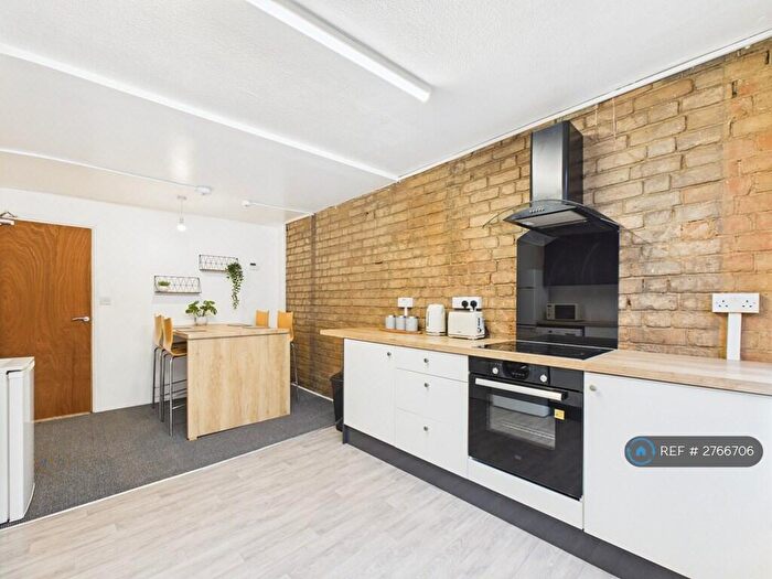 4 Bedroom Flat To Rent In Gloucester, Gloucestershire, GL1