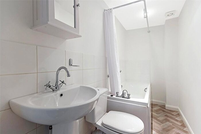 1 Bedroom Flat For Sale In Hamilton Road, Cambuslang, Glasgow, South Lanarkshire, G72