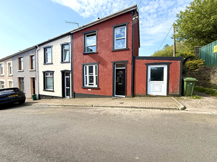 3 Bedroom End Of Terrace House For Sale In Duffryn Street, Godreaman, Aberdar, Rhondda Cynon Taf, CF44
