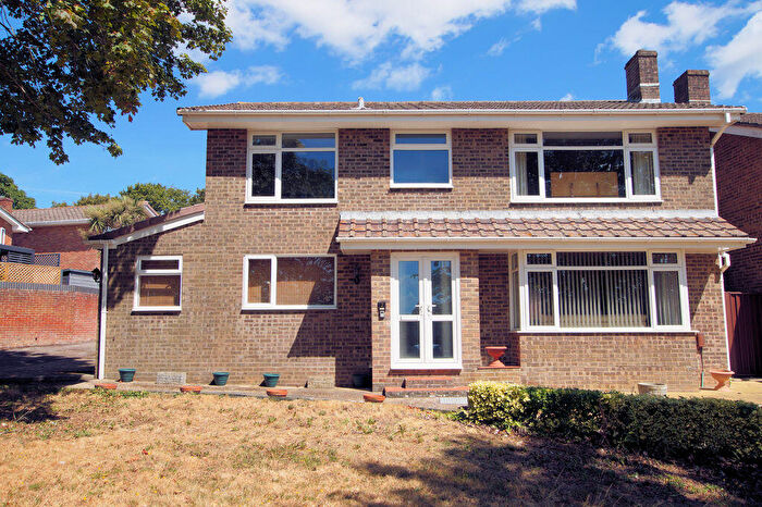 4 Bedroom Detached House For Sale In Merlin Gardens, Portchester, PO16