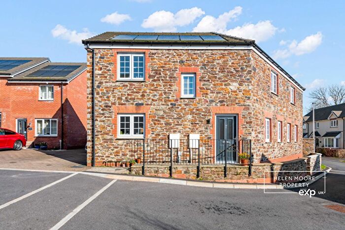 4 Bedroom Semi-Detached House For Sale In Hawthorn Way, Ivybridge, Devon, PL21