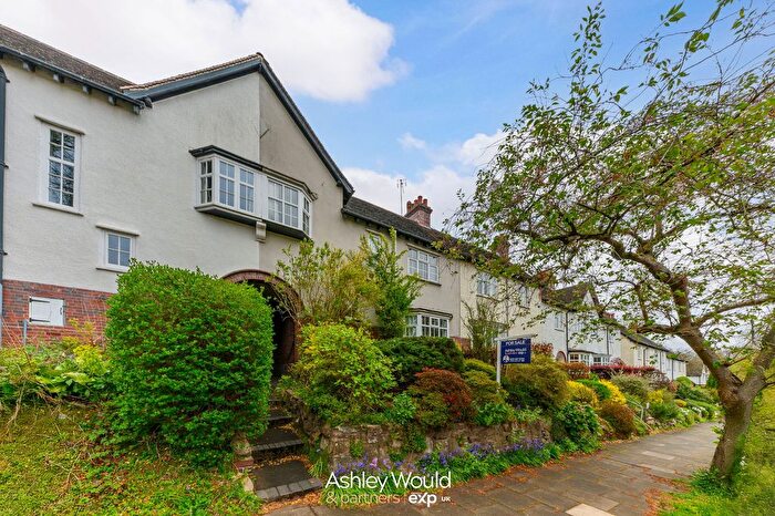 6 Bedroom Terraced House For Sale In Margaret Grove, Birmingham, B17