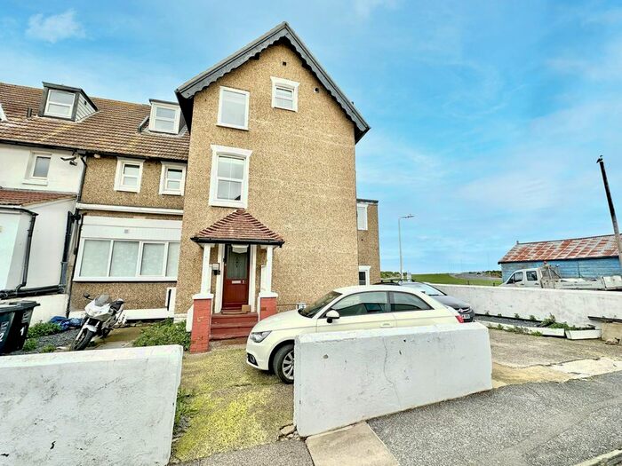 2 Bedroom Flat To Rent In Beach Rise, Westgate-On-Sea, CT8