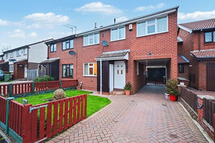 3 Bedroom Semi Detached House For Sale In Sycamore Copse, Wakefield, West Yorkshire, WF2