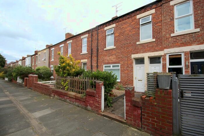 2 Bedroom Flat To Rent In Countess Avenue, Whitley Bay, Tyne And Wear, NE26