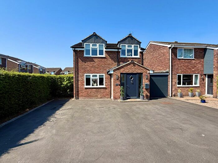 3 Bedroom Detached House For Sale In Saffron Close, Royal Wootton Bassett, Wiltshire, ., SN4