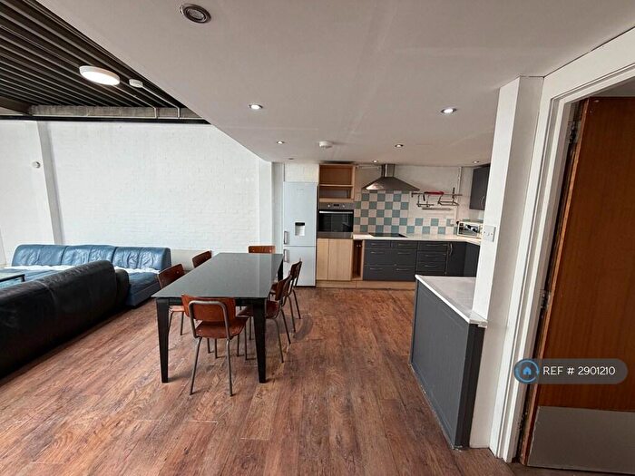 3 Bedroom Flat To Rent In Blackhorse Road, London, E17