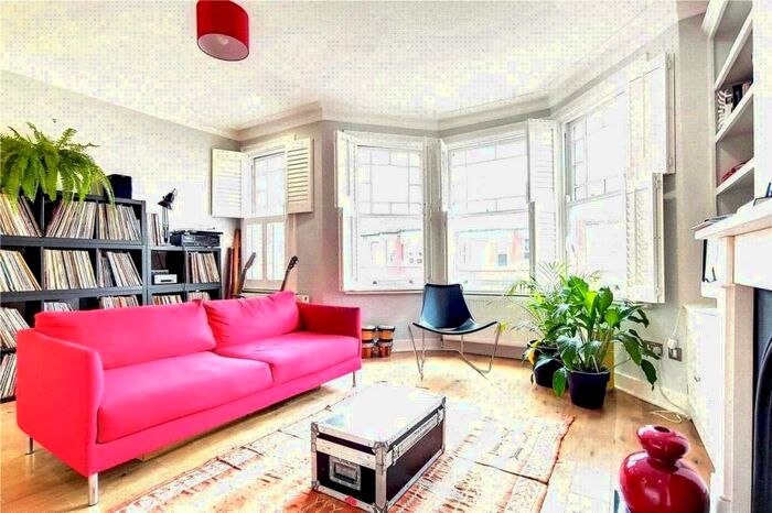 3 Bedroom Apartment To Rent In Rathcoole Avenue, London, N8