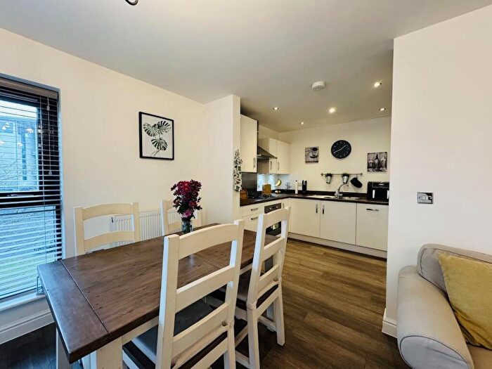 2 Bedroom Apartment To Rent In Lodge Lane, Derby, DE1