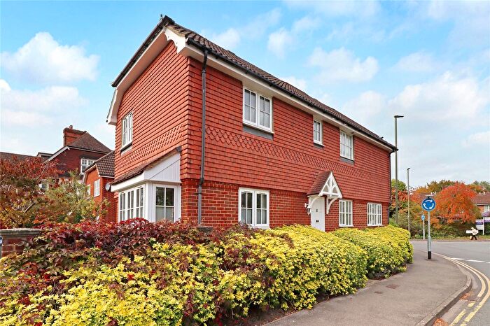 1 Bedroom End Terrace House For Sale In Woking, Surrey, GU22