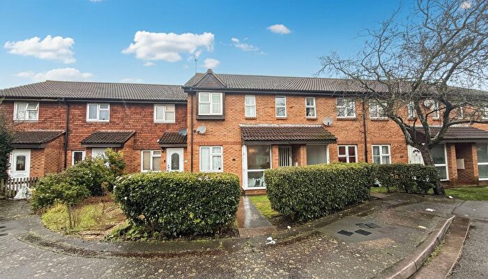 1 Bedroom Flat For Sale In Abbotswood Way, Hayes, UB3