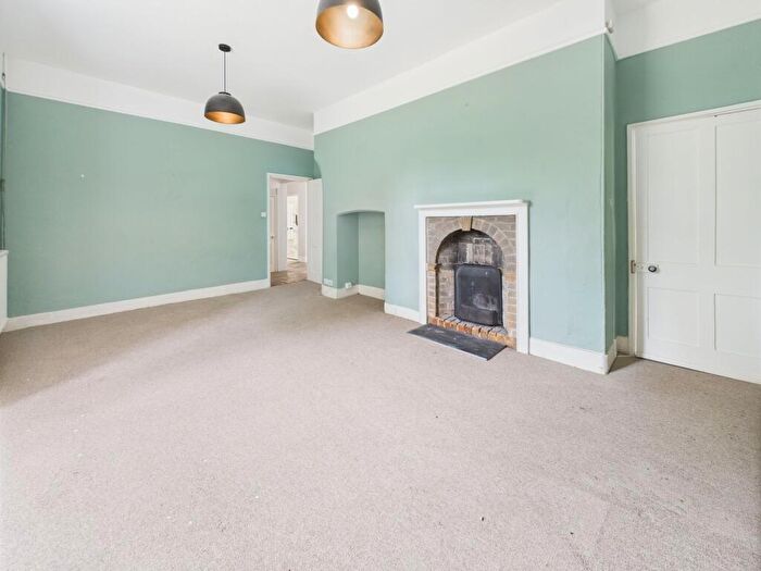 4 Bedroom Semi-Detached House To Rent In Church Street, Shipton-under-Wychwood, Chipping Norton, OX7