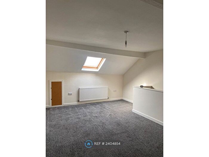 2 Bedroom Flat To Rent In Redearth Road, Darwen, BB3