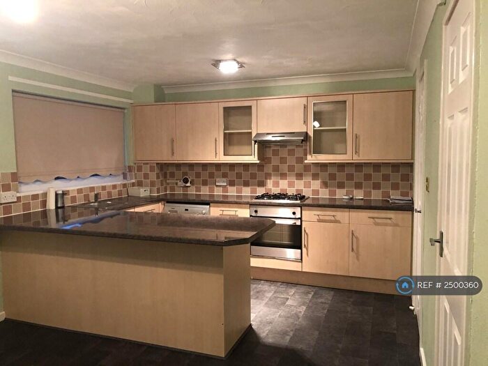 4 Bedroom Terraced House To Rent In Springvale Walk, Sheffield, S6