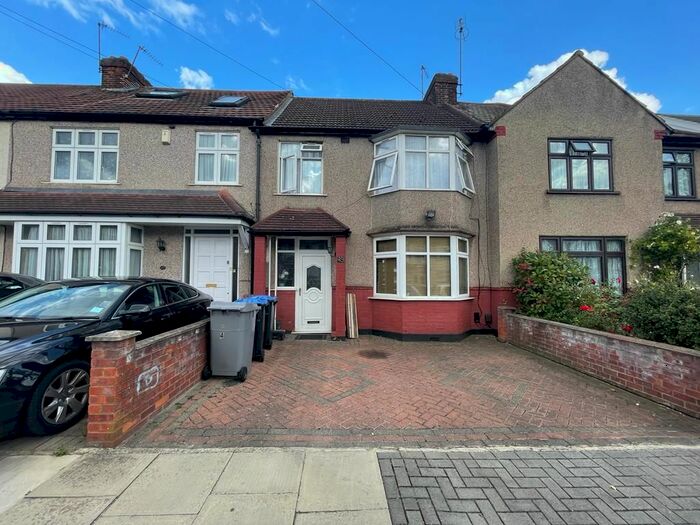 3 Bedroom Terraced House To Rent In Cranleigh Gardens, Harrow, HA3