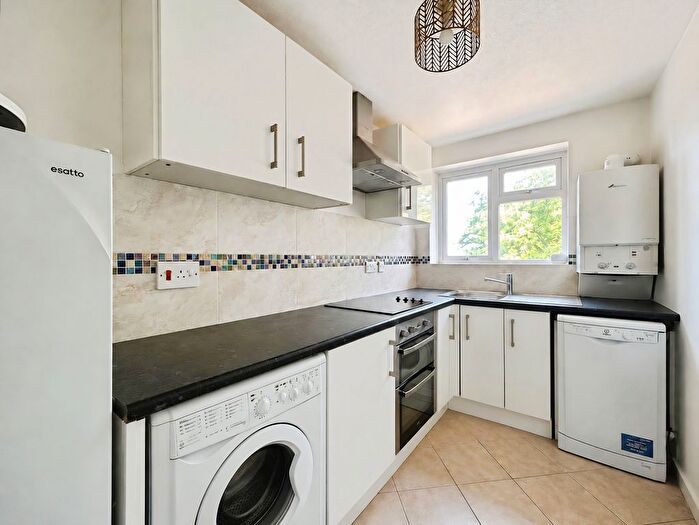 1 Bedroom Flat To Rent In St. Andrews, Bracknell, RG12