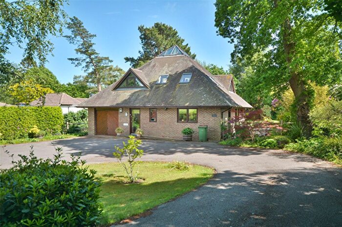 4 Bedroom Detached House For Sale In Newhouse Lane, Storrington, Pulborough, West Sussex, RH20