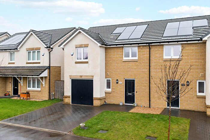 3 Bedroom Semi Detached House For Sale In Nairn Drive, Bishopton, PA7