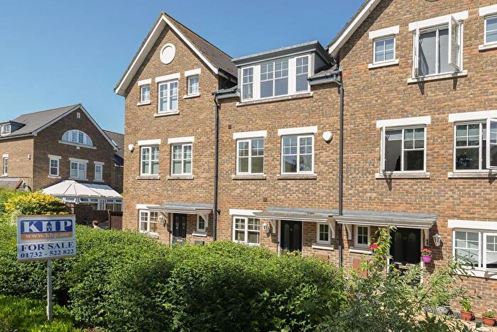 4 Bedroom Terraced House For Sale In Baxter Way, Kings Hill, ME19