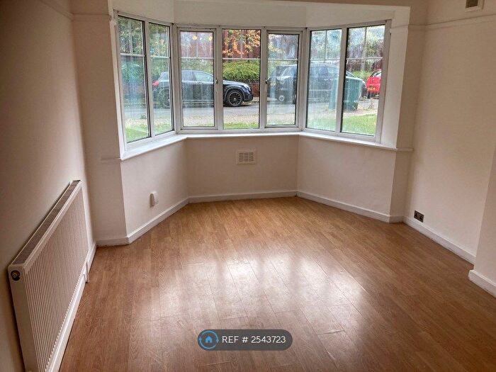 3 Bedroom Flat To Rent In High Mead, Harrow, HA1