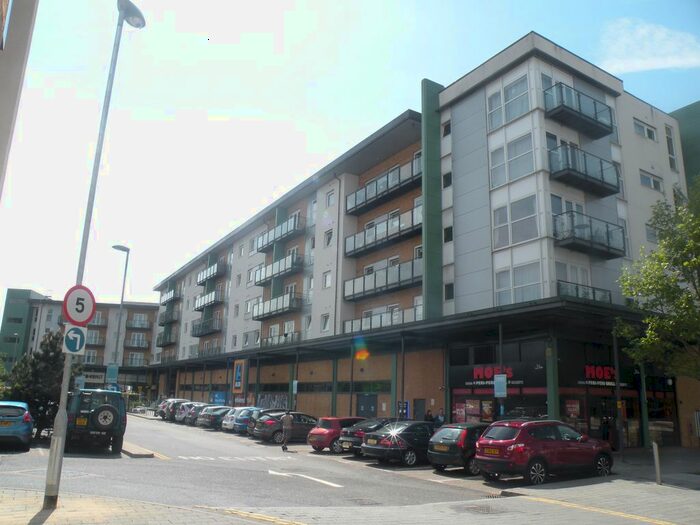 2 Bedroom Flat To Rent In Parkhouse Court, Hatfield AL10