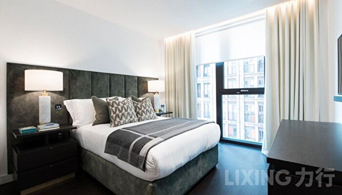 2 Bedroom Flat To Rent In Charles Clowes Walk, Nine Elms, SW11