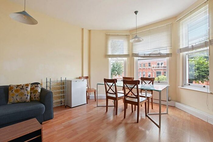 3 Bedroom Flat For Sale In Minster Road, London, NW2