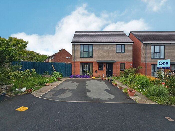 3 Bedroom Detached House For Sale In Bluebell Crescent, Walsall, WS3