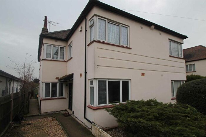 2 Bedroom Apartment To Rent In Manor Court, Woodgrange Drive, Southend On Sea, SS1