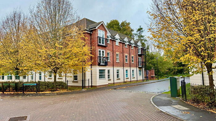 2 Bedroom Flat For Sale In Mandarin Drive, Newbury, RG14