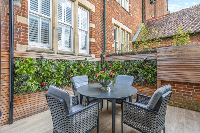 5 Bedroom Semi-Detached House To Rent In Iffley Road, Oxford, OX4