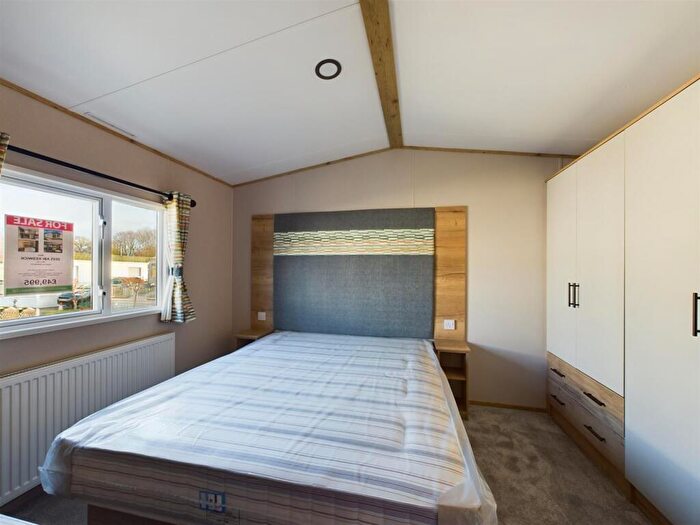 2 Bedroom Chalet For Sale In Woodthorpe Leisure Park, Woodthorpe, Alford, LN13