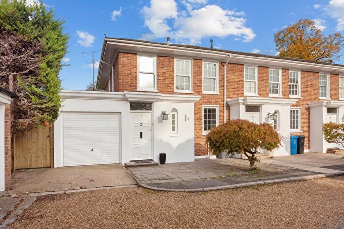 3 Bedroom End Of Terrace House To Rent In Broomfield Close, Sunningdale, Berkshire, SL5