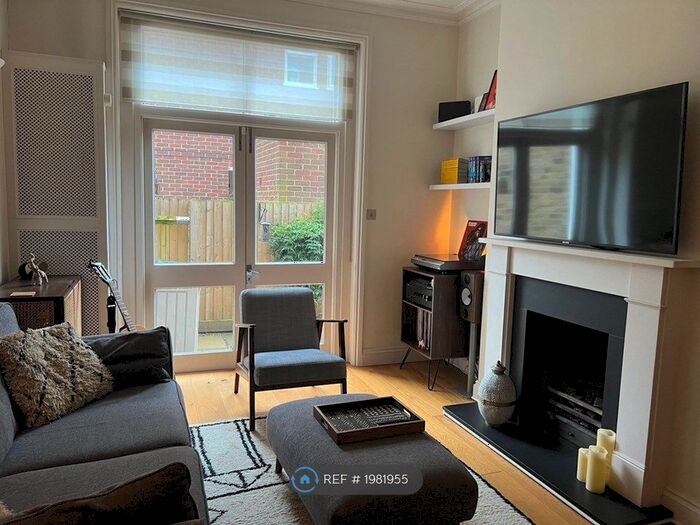 1 Bedroom Flat To Rent In Sydney Road, Richmond, TW1