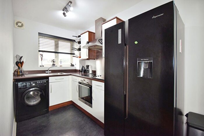 2 Bedroom Flat For Sale In Canal Close, Louth, LN11