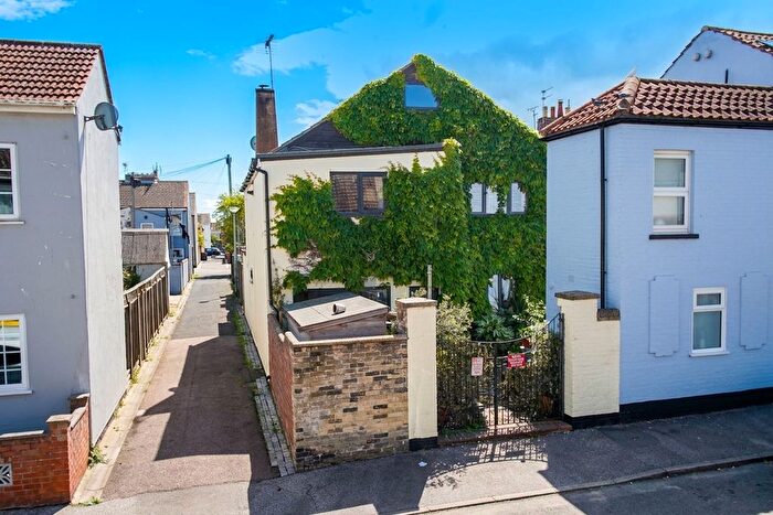 5 Bedroom Detached House For Sale In Sandringham Road, Lowestoft, NR32