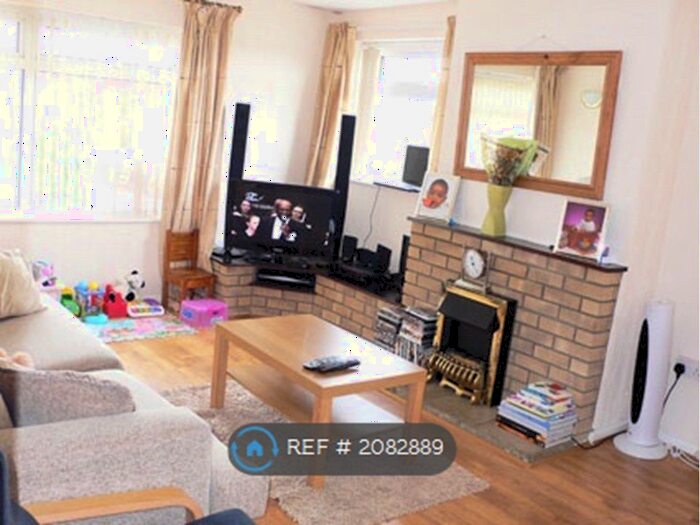 2 Bedroom Flat To Rent In Fairfax Centre, Oxford, OX5