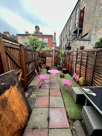 1 Bedroom Flat To Rent In Morieux Road, Leyton, E10