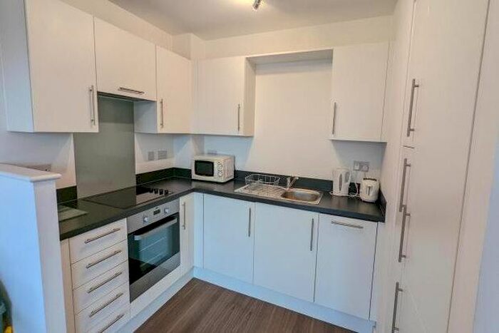 1 Bedroom Flat To Rent In Sweetman Place, Bristol, BS2