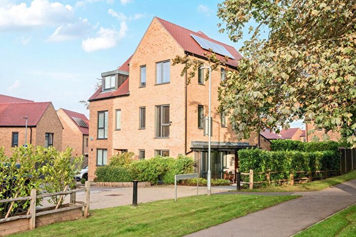 4 Bedroom Semi-Detached House For Sale In Courage Close, Coulsdon, CR5