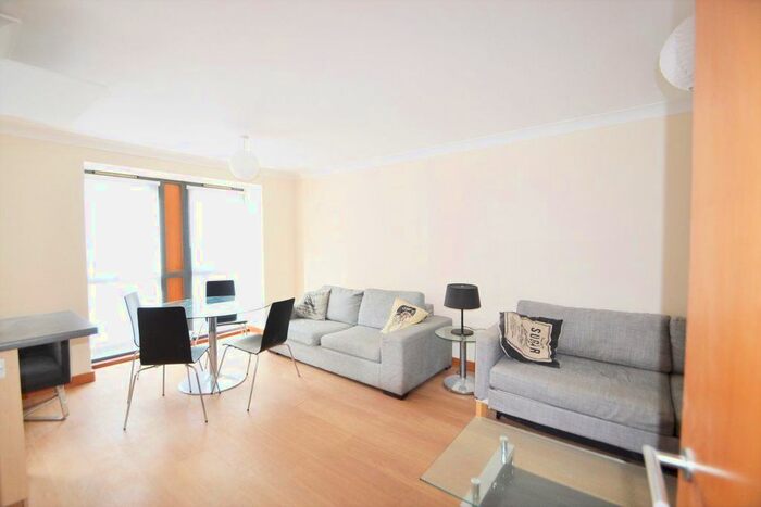 1 Bedroom Flat To Rent In Southgate Road, London, N1