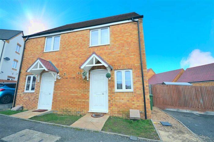 2 Bedroom Property To Rent In Brecon Close, Corby, NN18